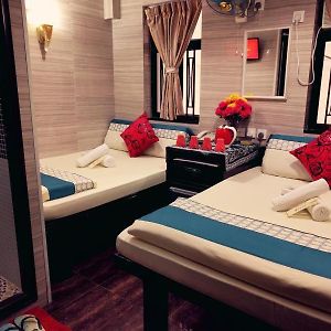 First Inn Hotel & Guest House Reception At 10Th F, Block E